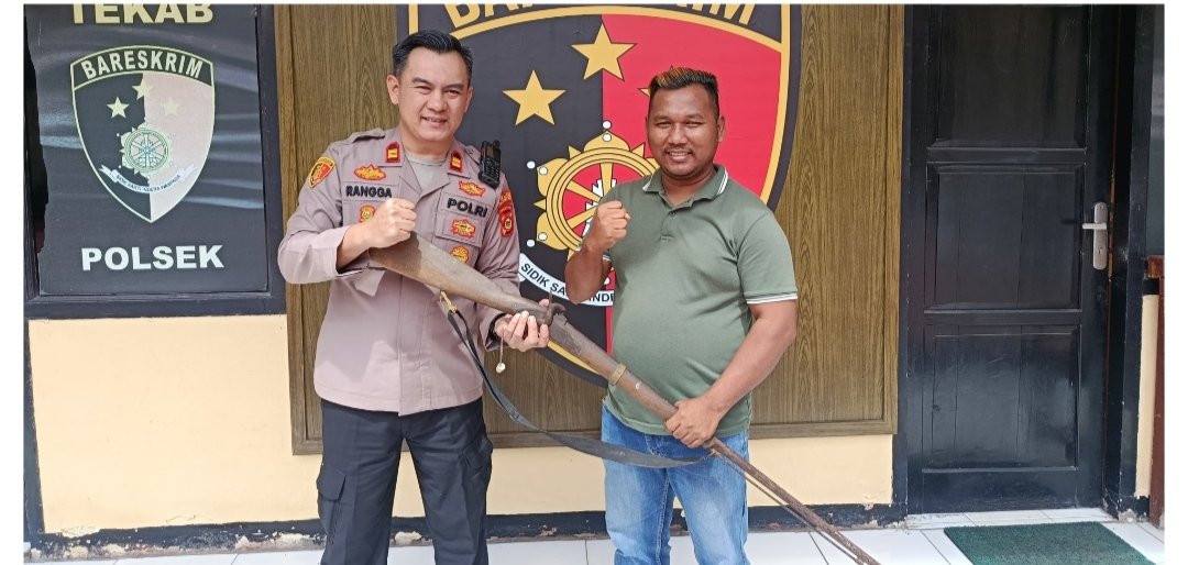 POLSEK INDRALAYA TERIMA SERAHAN SENPI RAKITAN DARI MASYARAKAT, WUJUD KEPERCAYAAN DAN DUKUNGAN TERHADAP OPERASI SENPI MUSI 2026